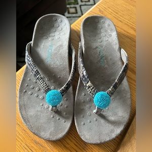 Vionic snake skin Sandal!